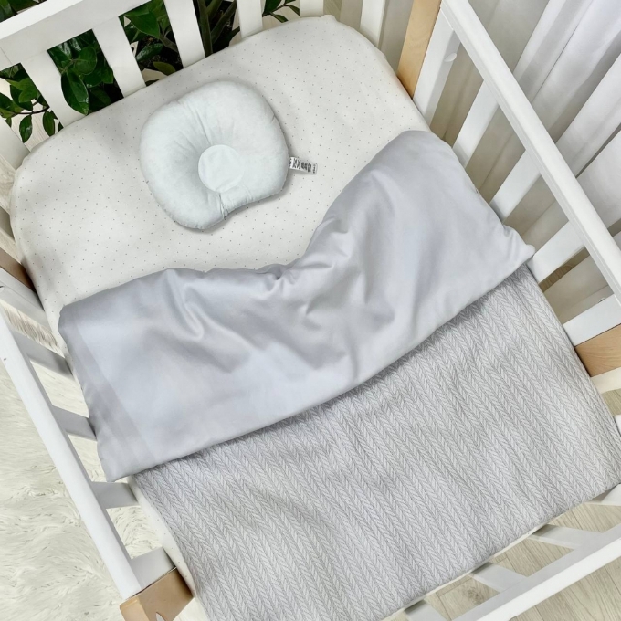 Paturica bebe din satin si material tricotat cu pilota si fundita, gri (2)